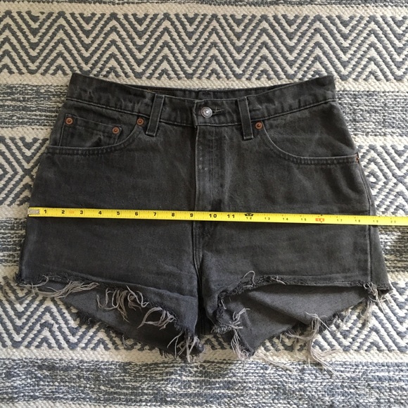 Vintage Levi’s Jean Shorts - Picture 8 of 8
